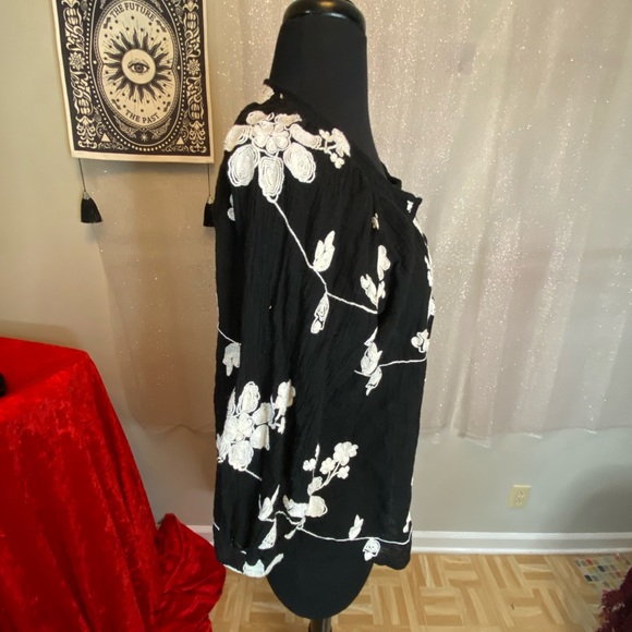Large Cotton Embroidered Floral Top - Picture 2 of 6